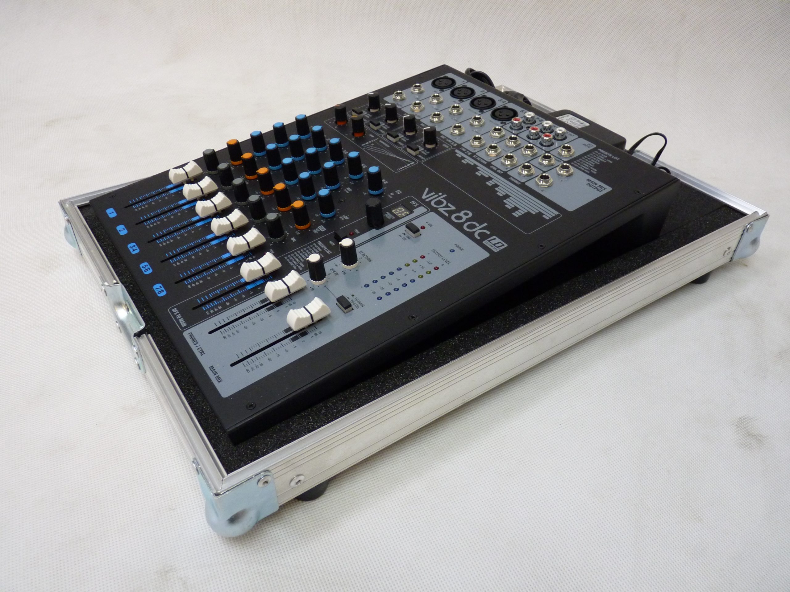 LD VIBZ 8 DC case